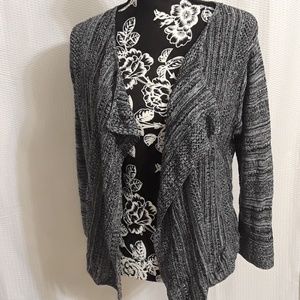 Women's XXL size 20 black knit top.